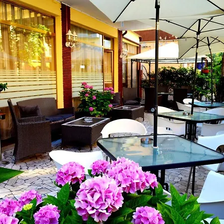 New Cirene Economy With Brekfast Rimini